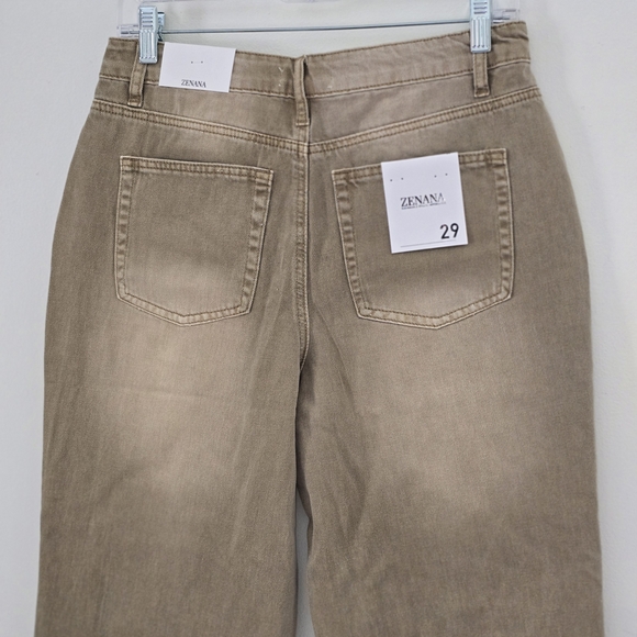 NWT Zenana Mid-Rise Straight Distressed Knee and Hem Cropped Jeans size 29 - Picture 5 of 11